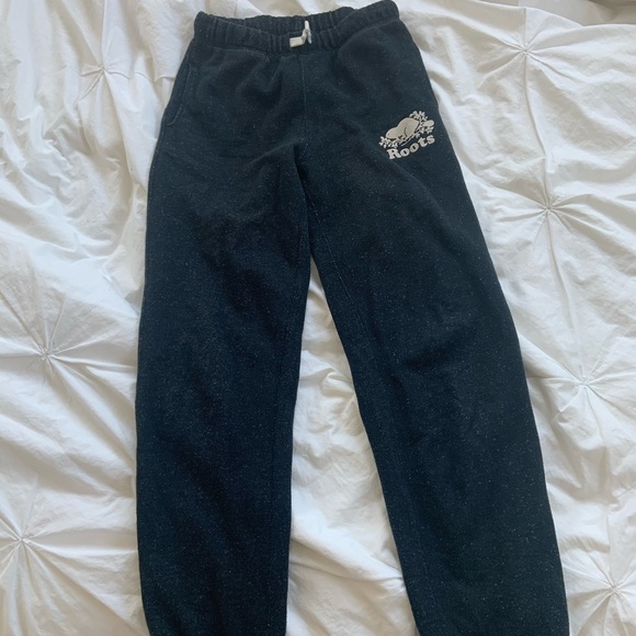 Girls Original Roots Sweatpants - Picture 2 of 3